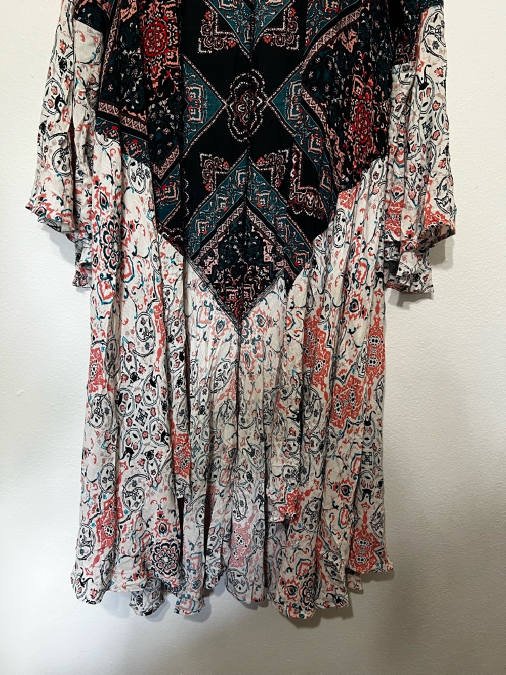 Torrid Chiffon High-Low Kimono in a Boho Medallion Pattern Size 3x - Picture 5 of 9
